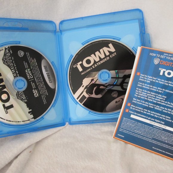 Must Bundle - The Town Blu-Ray - Picture 4 of 4